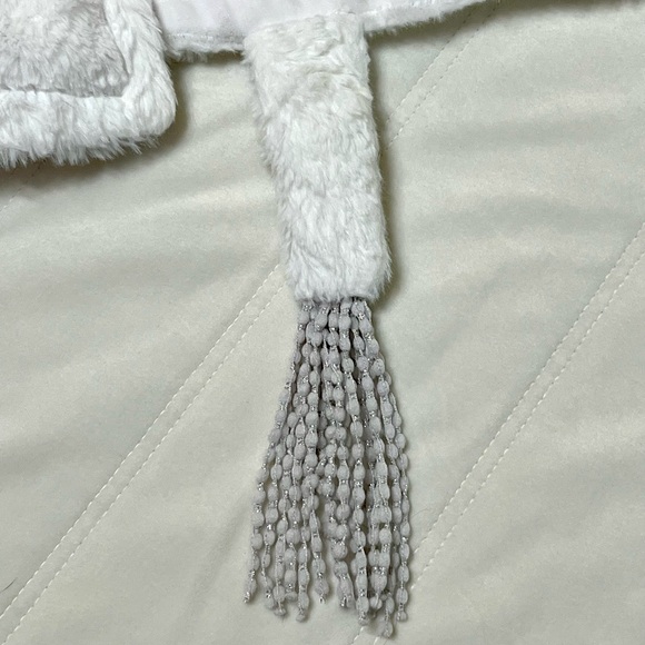 Unicorn Kids' Hooded Blanket. Pillowfort. White. - Picture 7 of 7